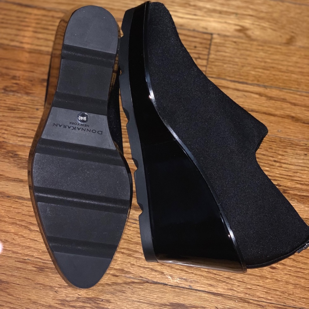 NWOB 📦 DonnaKaran Slip On Wedge Shoes